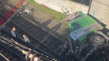 Водитель рухнувшей фуры в Симферополе повредил только палец