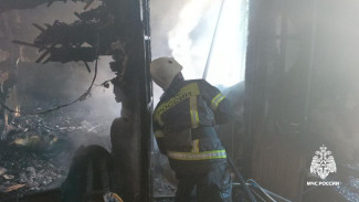 В Ялте из-за пожара во дворе многоквартирного дома эвакуировали 62 человека 