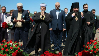 В Крыму почтили память жертв депортации народов