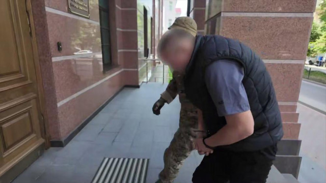 Агента СБУ схватили с поличным в Крыму при попытке изъятия взрывчатки из схрона