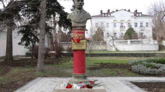Памятник известному художнику Богаевскому украсил Феодосию