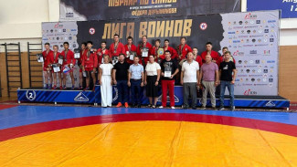 Керченские самбисты завоевали чемпионский титул на Всероссийском турнире