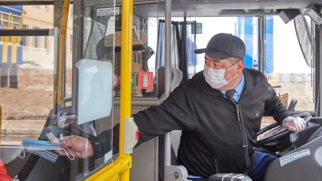 На автовокзале Керчи провели «масочный» рейд