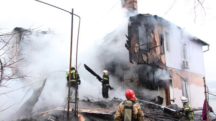 Огнеборцы локализовали пожар в многоквартирном доме Ялты 