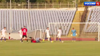 В Симферополе прошёл матч по футболу между командами из Крыма и Донецкой Народной Республики