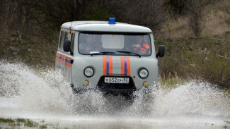 Крымские спасатели учились ездить по бездорожью