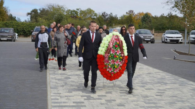 В Керчи почтили память жертв трагедии в политехническом колледже