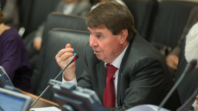 Сенатор от Крыма высмеял идею Украины конфисковать его активы