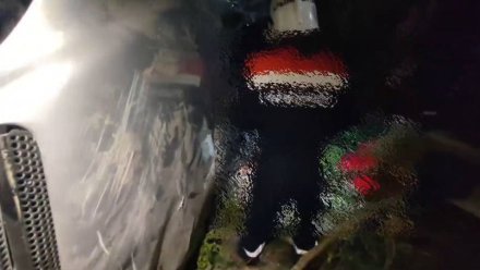 Машина опрокинулась и скатилась в 75-метровую балку в Судаке