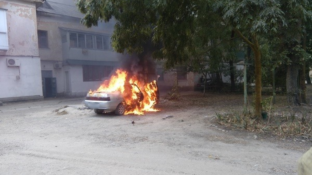 Феодосия что горело. Феодосия пожар. Феодосия пожар. Феодосия что горело. Крым горит.