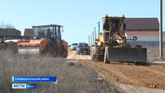 Просёлочные дороги ремонтируют под Симферополем