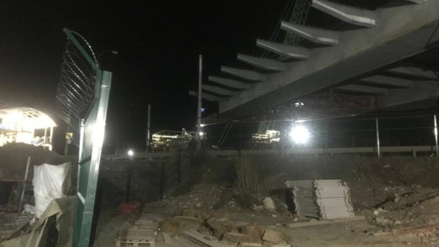За 12 часов на дороге Донское-Перевальное строители надвинули мост весом в тысячу тонн