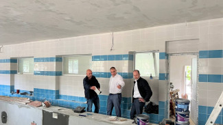 В Симферополе на 70% завершили капитальный ремонт бассейна в школе № 4