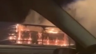 На Крымском мосту сгорела фура