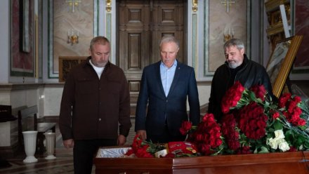 В Симферополе в соборе Александра Невского простились с председателем Совета депутатов Новой Каховки Владимиром Леонтьевым