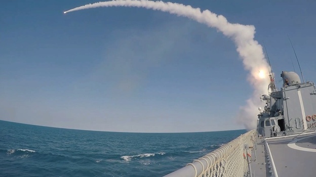 Фрегат ЧФ отразил воздушную «атаку» на Крым ракетным залпом