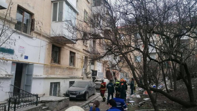 В Севастополе из-за взрыва обрушилась часть дома