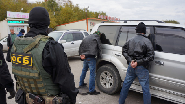 Сотрудники ФСБ поймали в Севастополе двух наркокурьеров