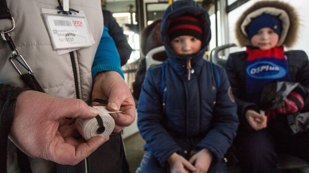 В Крыму запретили высаживать из общественного транспорта детей-безбилетников 