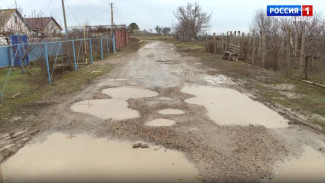 Дорога в селе под Бахчисараем требует срочного ремонта