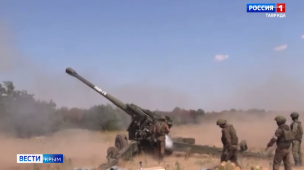 Сегодня на боевых позициях профессиональный праздник отмечают российские ракетчики и артиллеристы