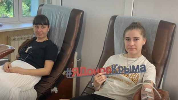 300 жителей Крыма сдали кровь во Всемирный день донора