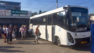 Около 100 пассажиров перевезли автобусы из Крыма в Херсонскую и Запорожскую области