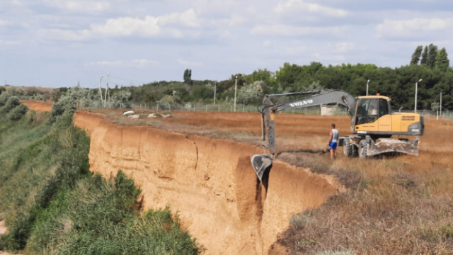 Искусственное обрушение склона произвели в Севастополе