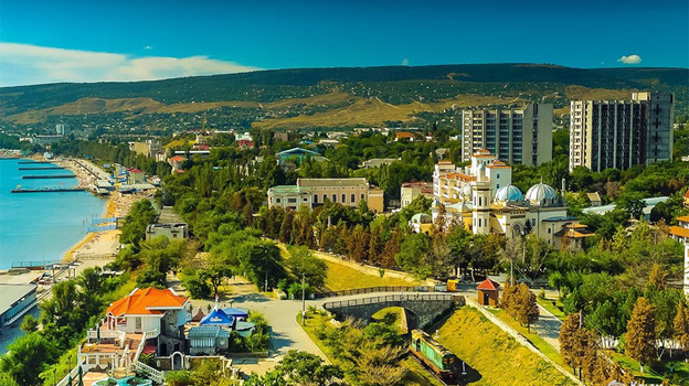 Туризм в Крыму может работать круглогодично - власти