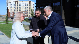 Жителям аварийных домов вручили ключи от новых квартир в Симферополе