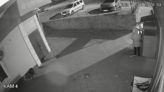 Подросток-рецидивист взломал торговый автомат в Феодосии (ВИДЕО)
