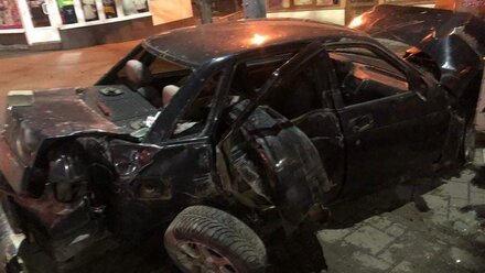 В Ялте водитель «Лады» врезался в магазин