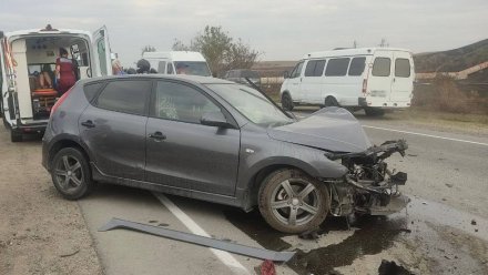 Две легковушки столкнулись в Симферопольском районе: пострадали четыре человека