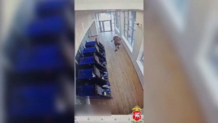 Уголовное дело возбуждено в отношении мужчины, разгромившего отделение банка в Алуште